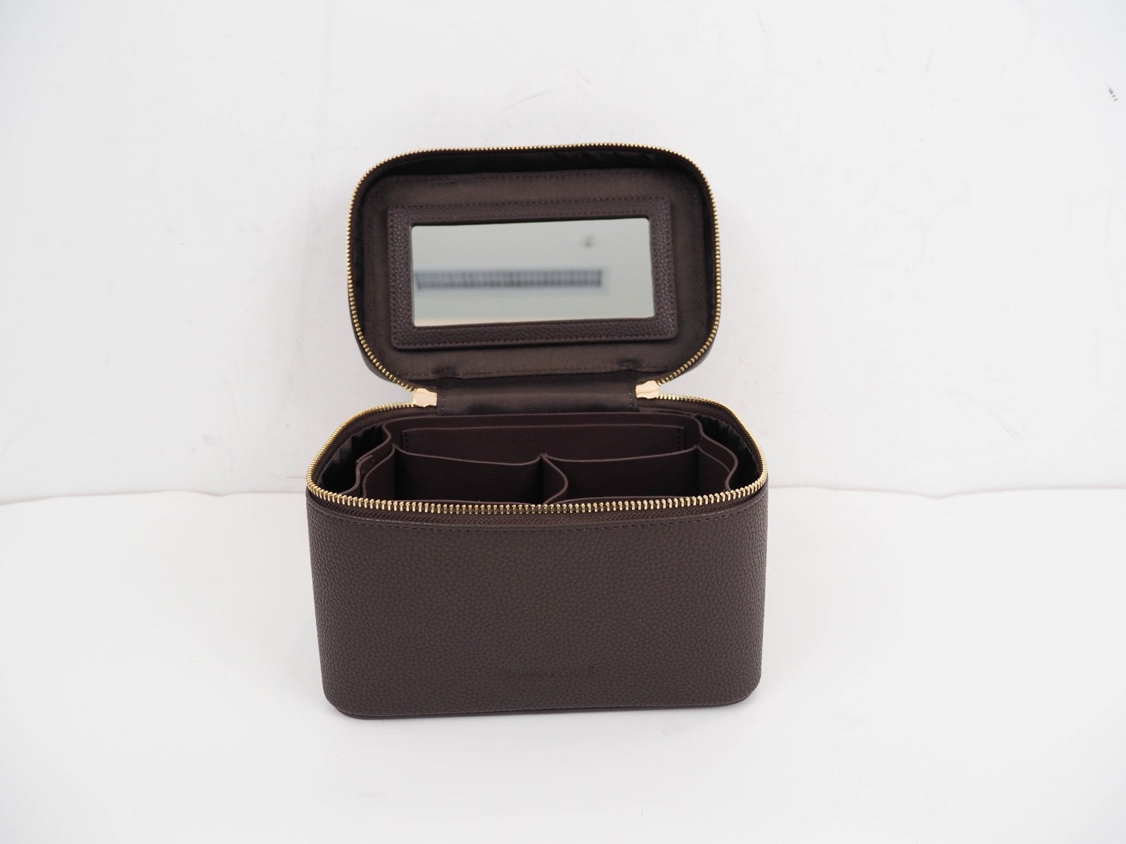 Vilma Home Beauty Case