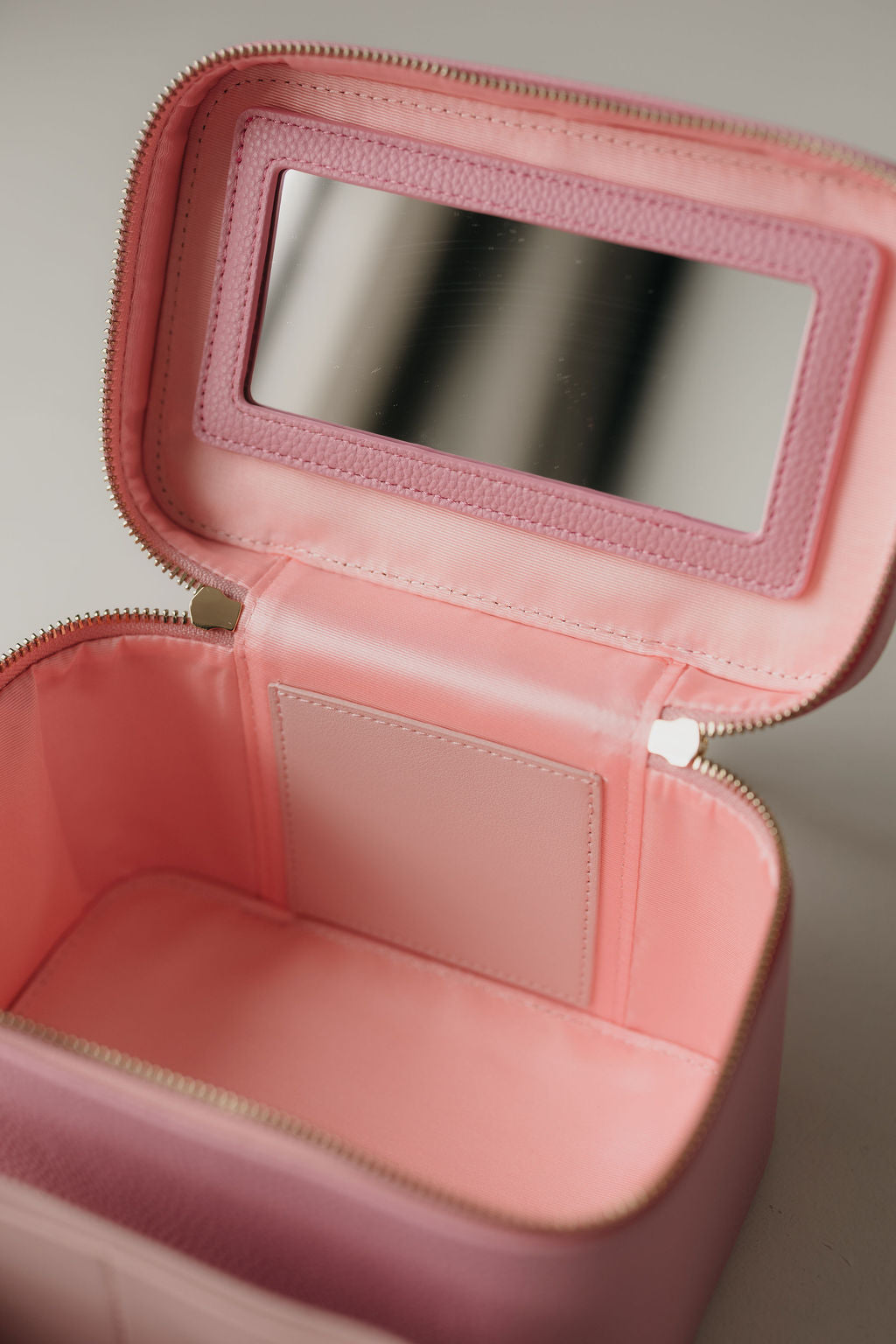 Vilma Home Beauty Case