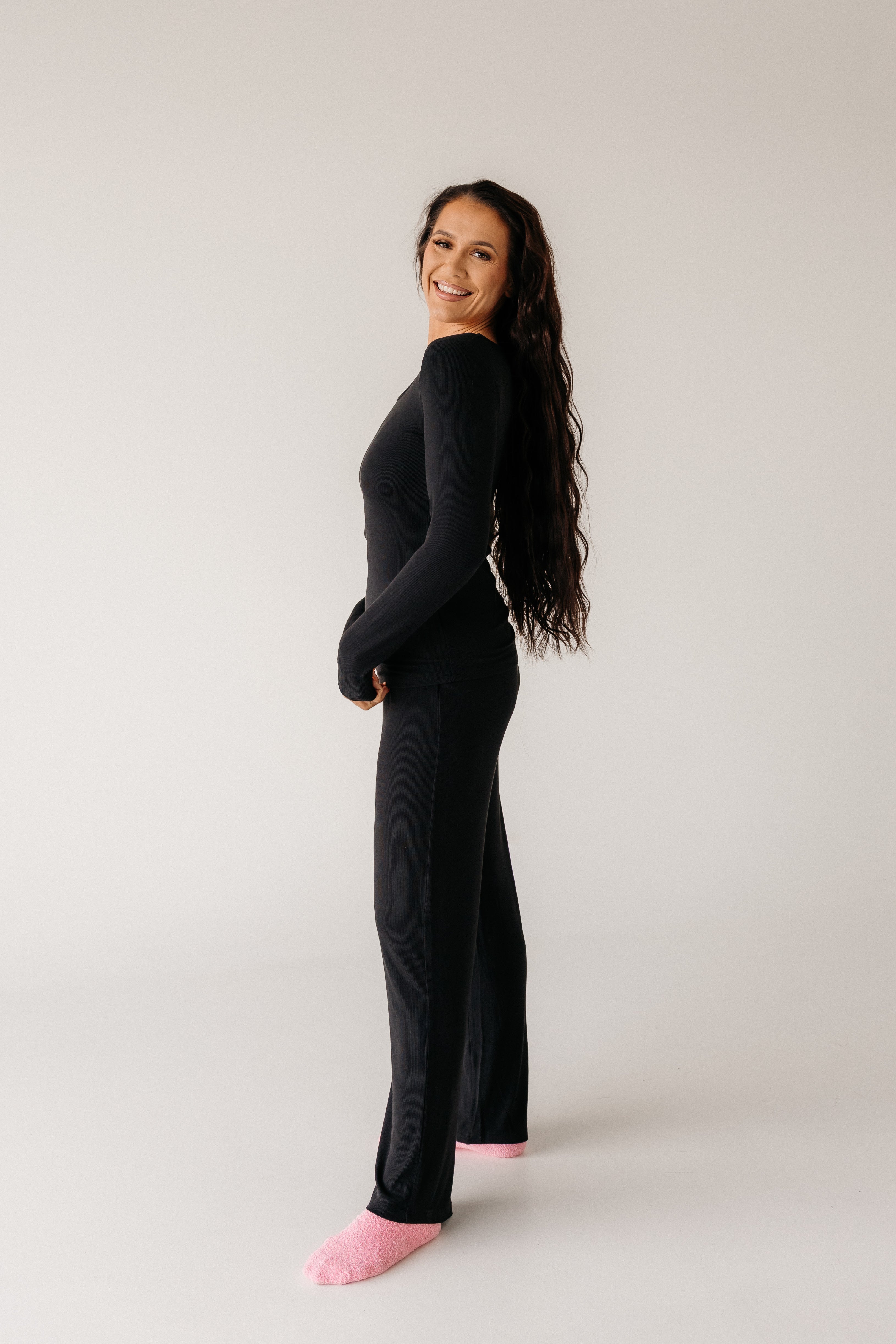 Vilma Home Ribbed náttfatasett - SVART