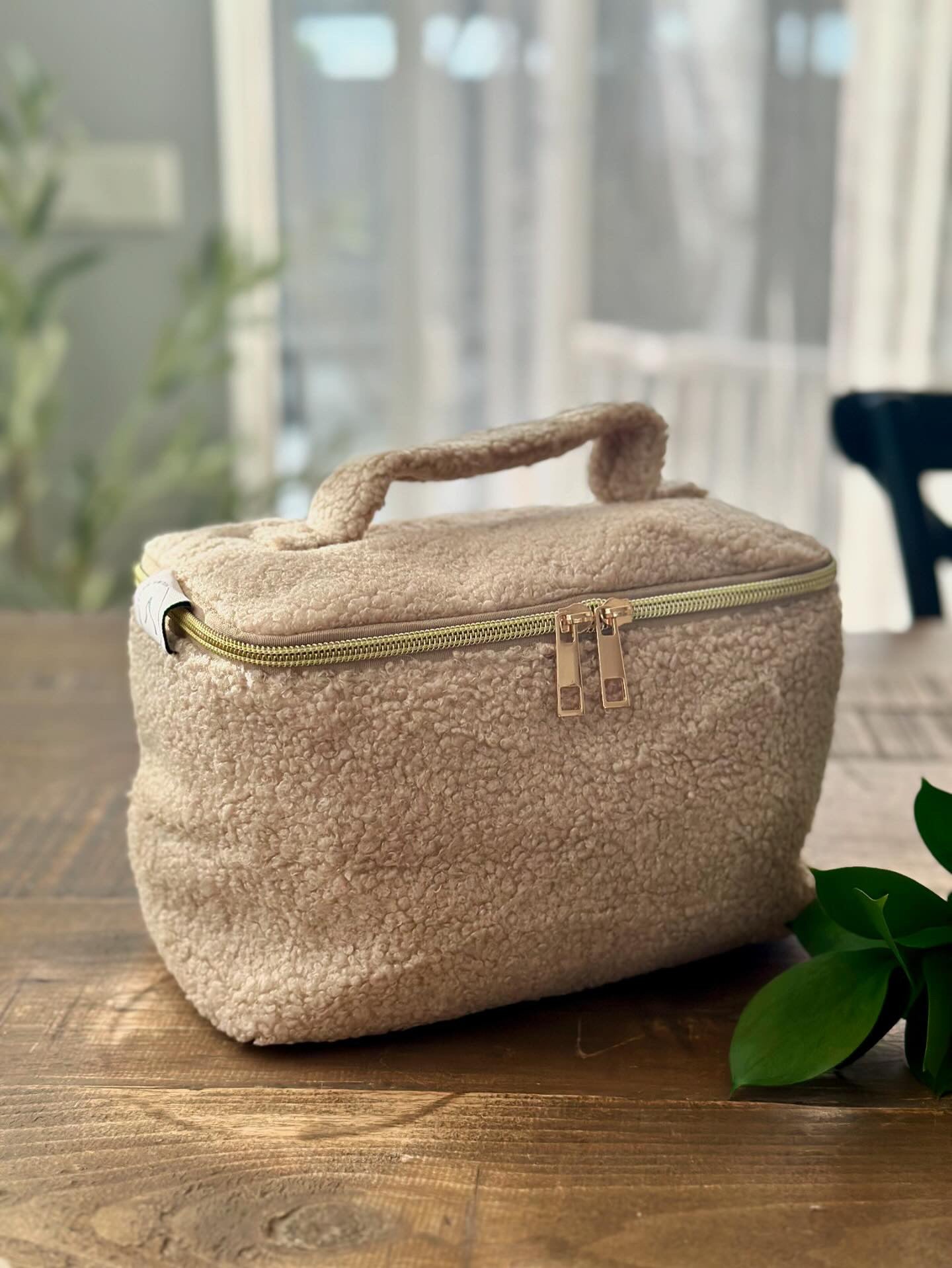TEDDY BEIGE snyrtitaska stór