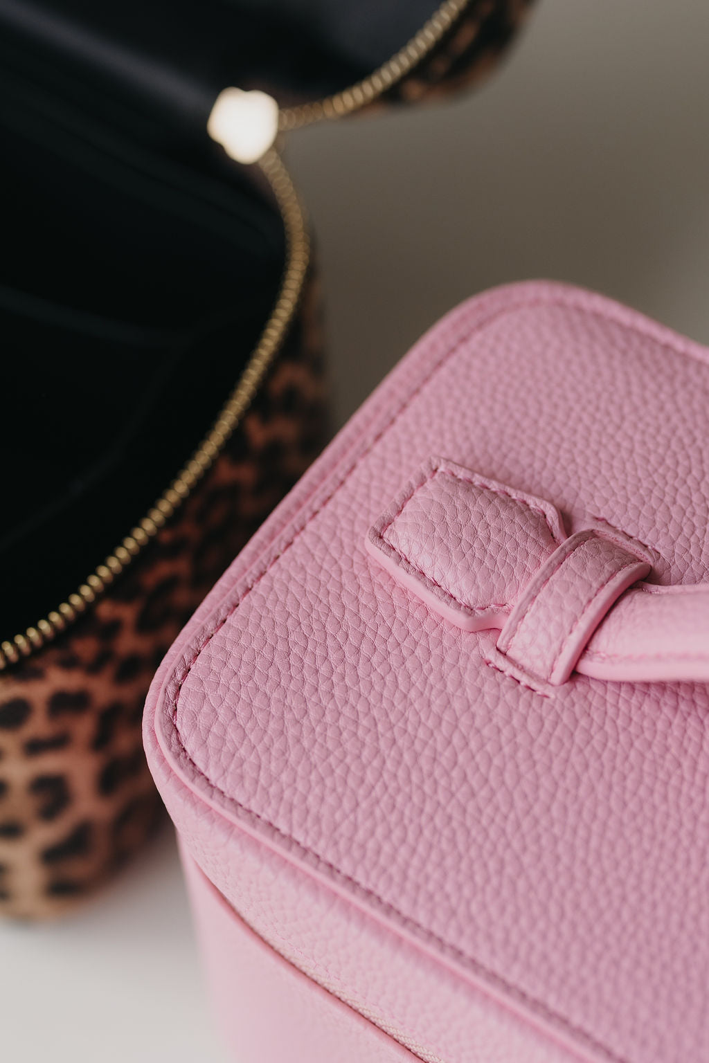 Vilma Home Beauty Case