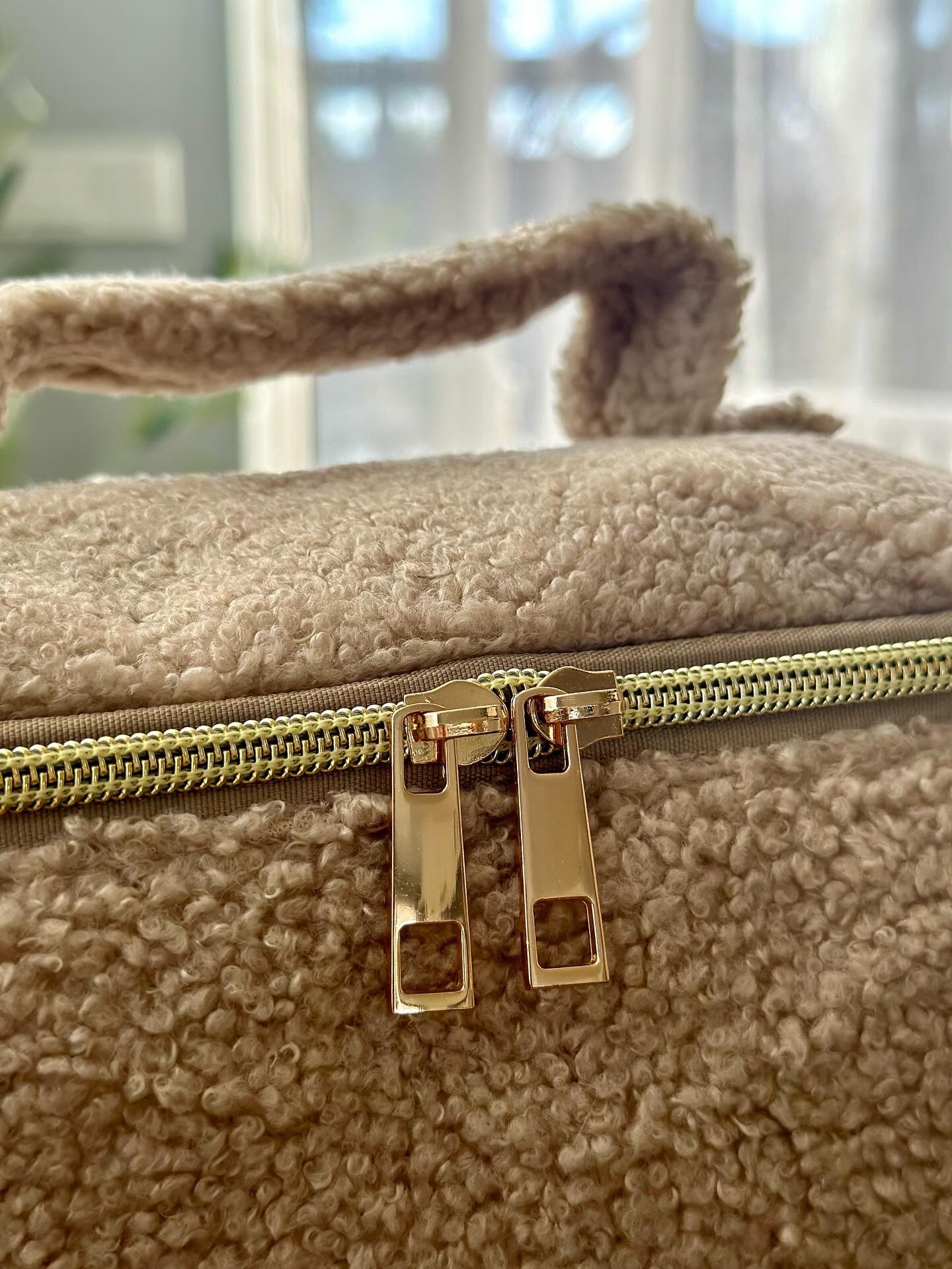 TEDDY BEIGE snyrtitaska stór