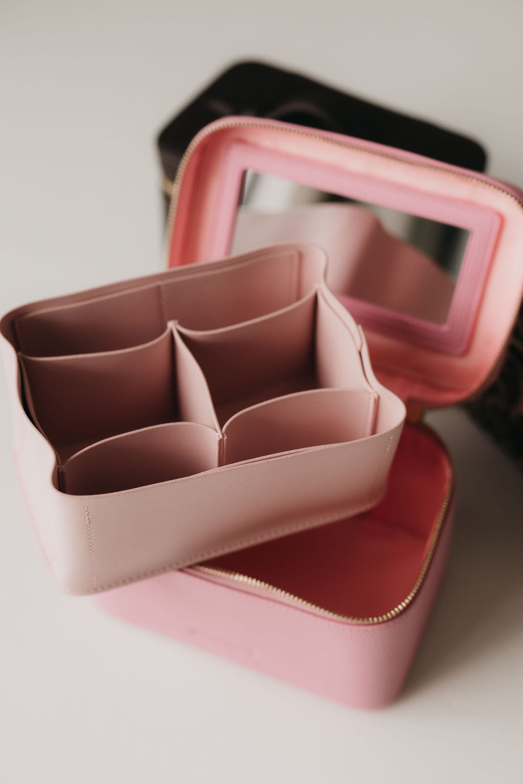 Vilma Home Beauty Case