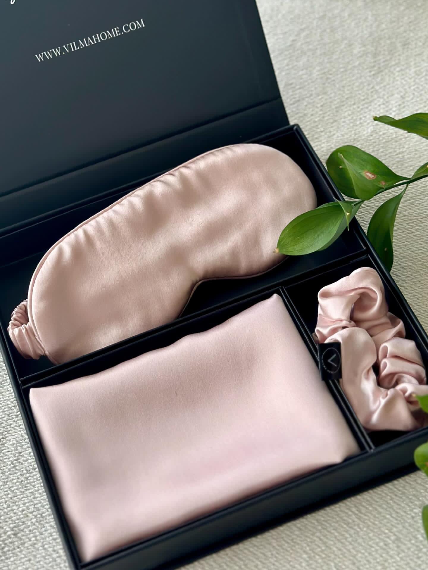 Vilma Home Lúxus silkisett ljósbleikt