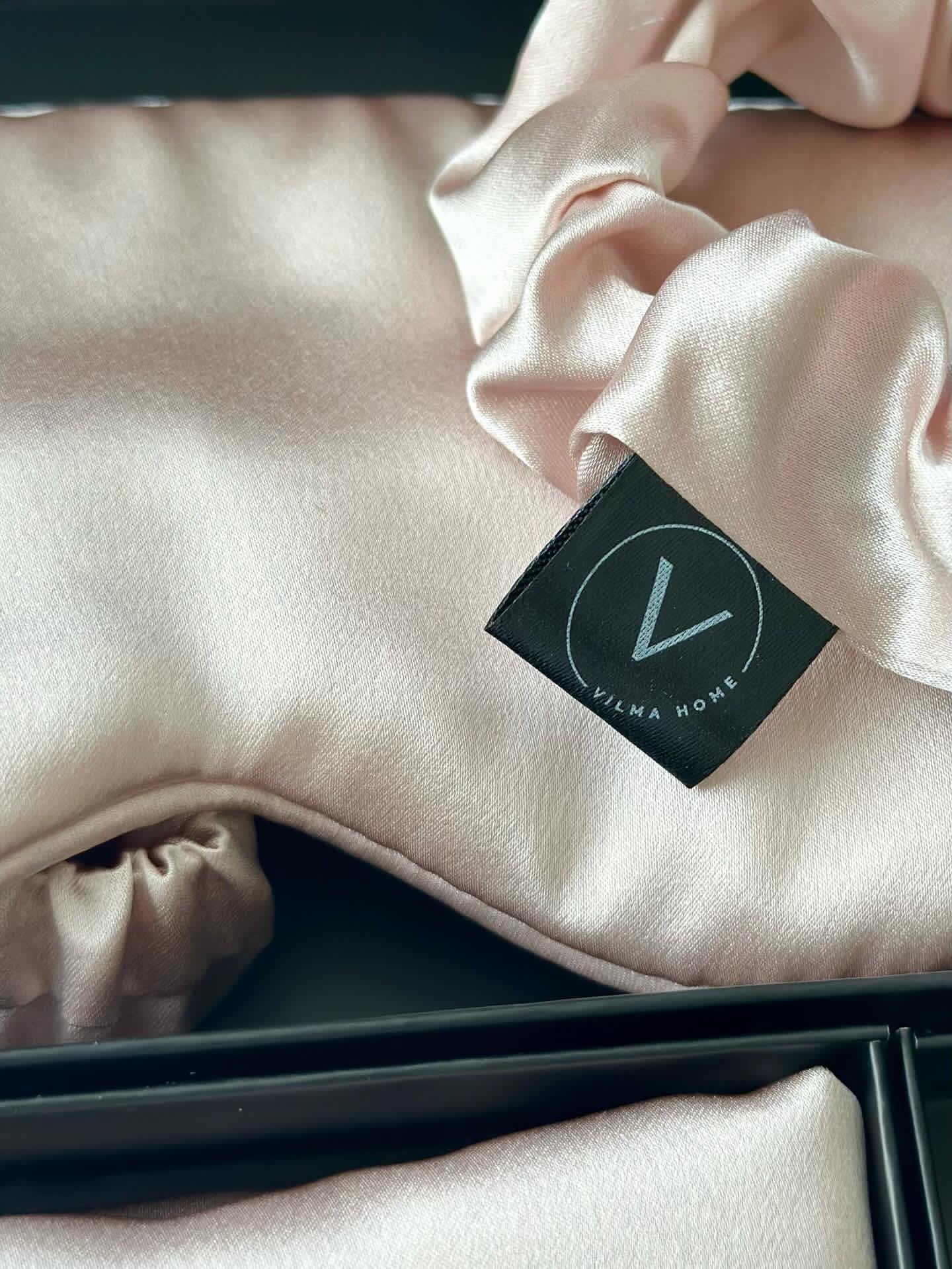 Vilma Home Lúxus silkisett ljósbleikt