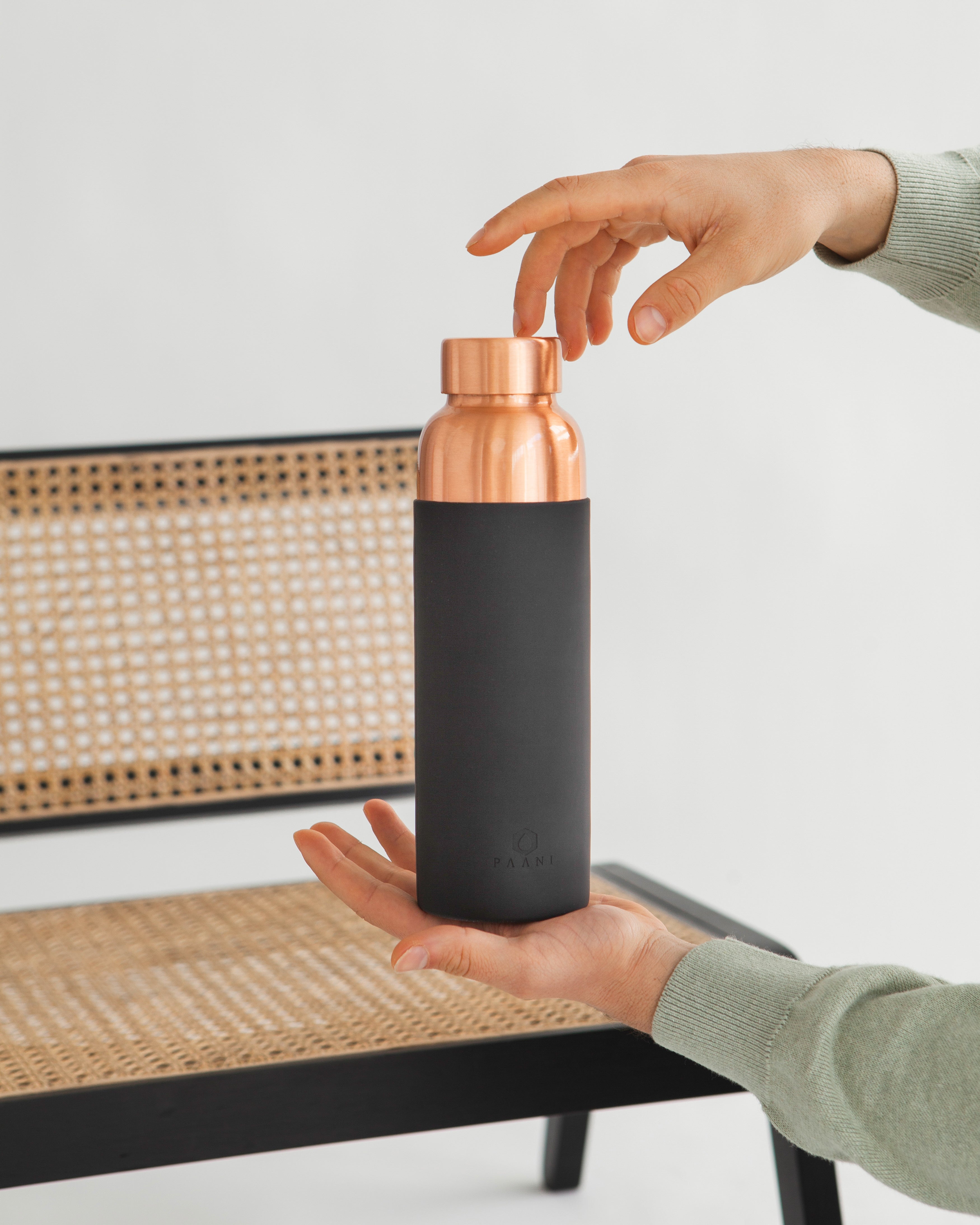 PAANI Koparflaska 900 ml SVÖRT